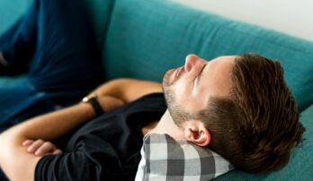 Prebúdzate sa bez energie? Únavový syndróm môže spôsobiť nedostatok vitamínov a minerálov