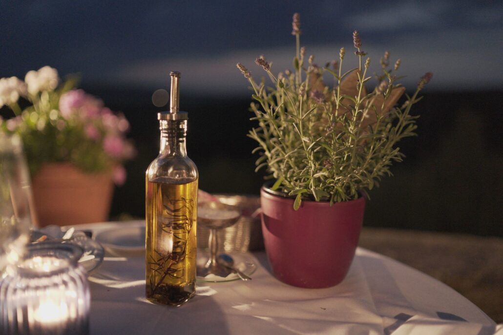 Zdravé tuky - olivový olej s rozmarínom