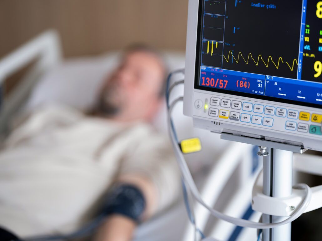Monitoring pacienta v nemocnici po infarkte – EKG a životné funkcie
