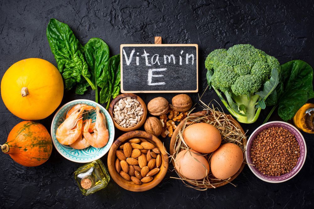 Zdroje vitamínu E: Špenát, vajcia, mandle, semienka, tekvica, brokolica.