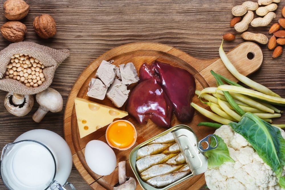 Biotín - zdroje potravín: syr, pečeň, sardinky, vajcia